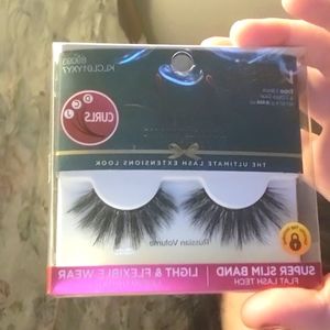 Fake lashes